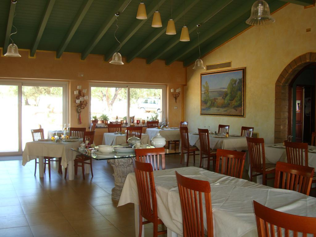 Country Resort Capo Nieddu Santa Caterina Di Pittinuri  Eksteriør billede